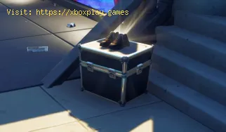 Fortnite: cómo recolectar zapatillas Triple S en el centro destacado 