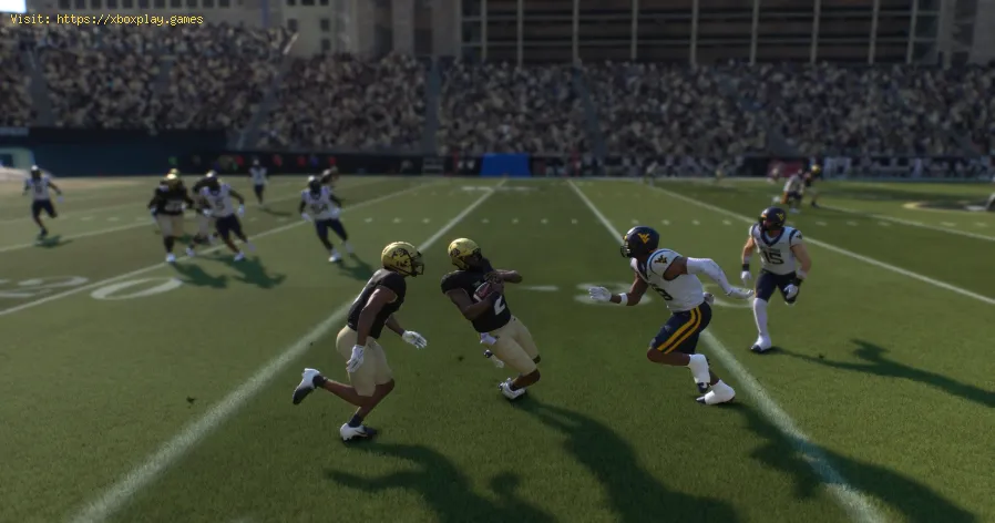 College Football 26: Wie man einen QB Slide macht